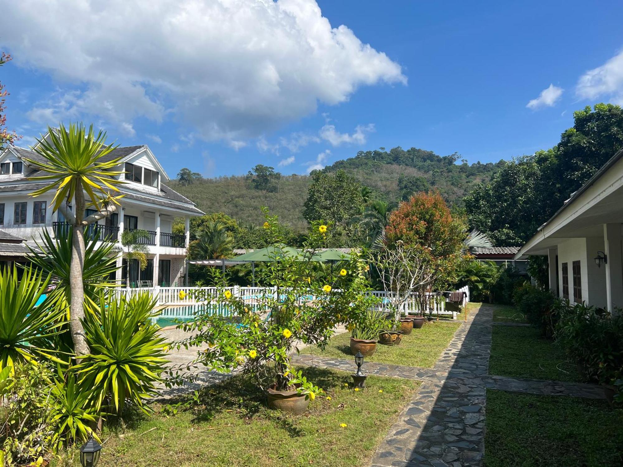 Villa Colina Khao Lak Rooms And Bungalows - Adults Only ภายนอก รูปภาพ